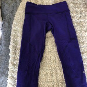 Lululemon Cropped Pant w/ Pockets! Size 6
